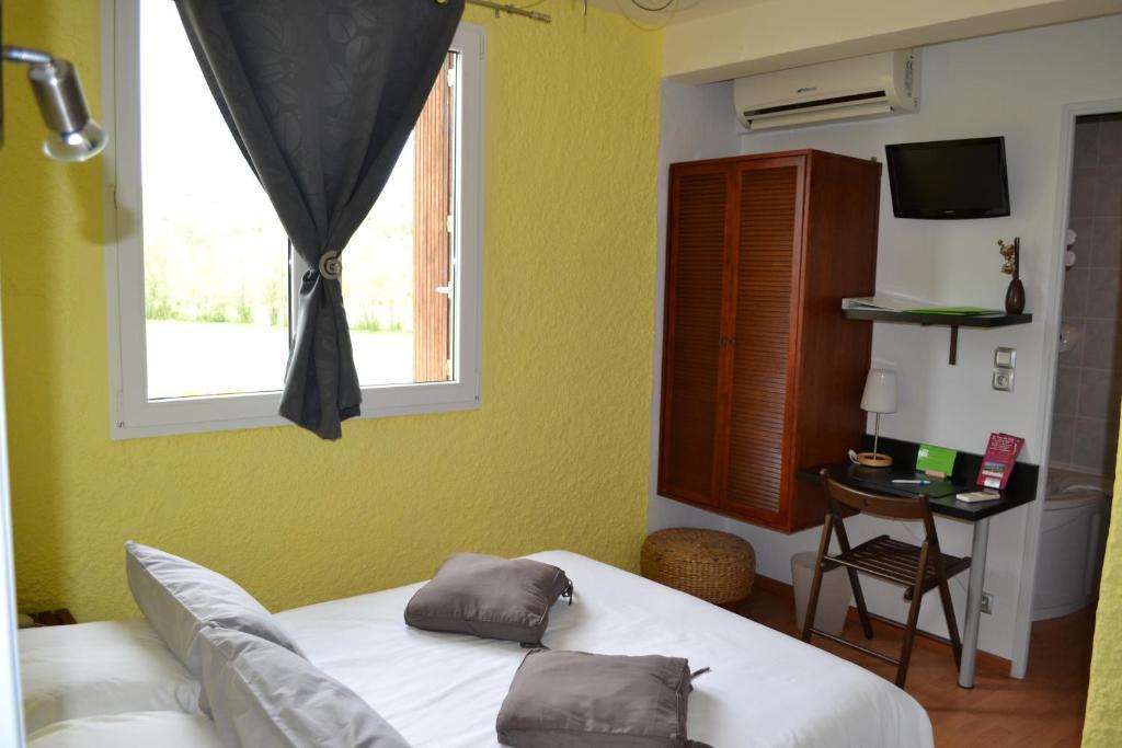 Hotel La Tour Du Loup La Bastide-de-Sérou Pokój zdjęcie