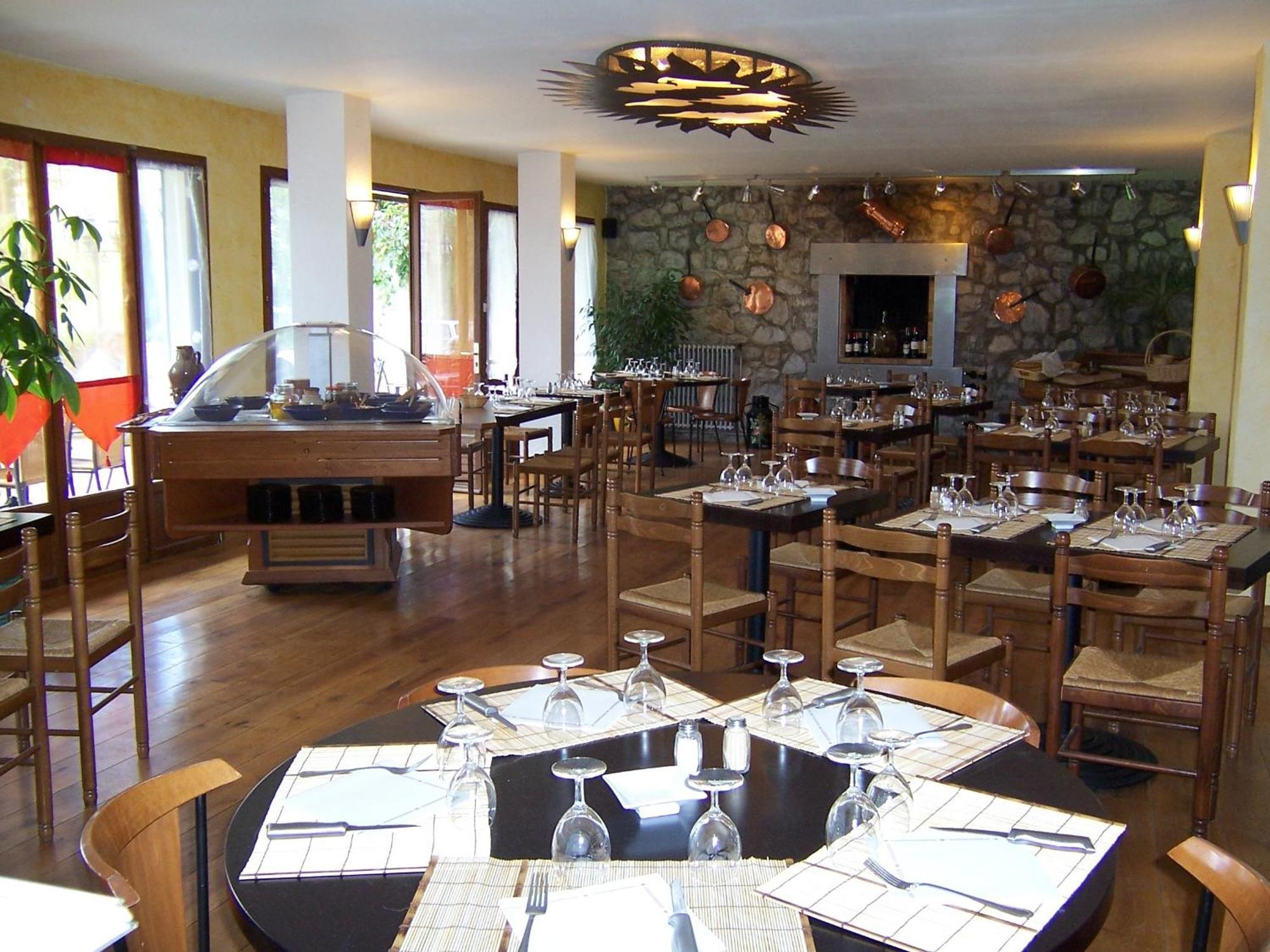 Hotel La Tour Du Loup La Bastide-de-Sérou Zewnętrze zdjęcie